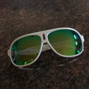 Brand new Googr sunglasses